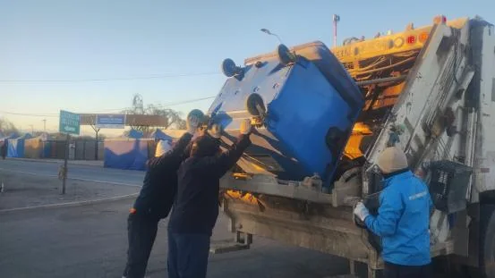 Retiro de residuos con apoyo de la flota operativa.